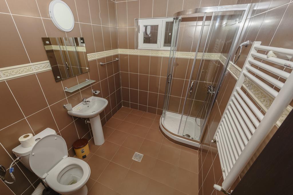 Sara'S Sons Hotell Băile Herculane Exteriör bild
