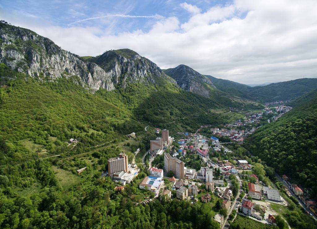 Sara'S Sons Hotell Băile Herculane Exteriör bild