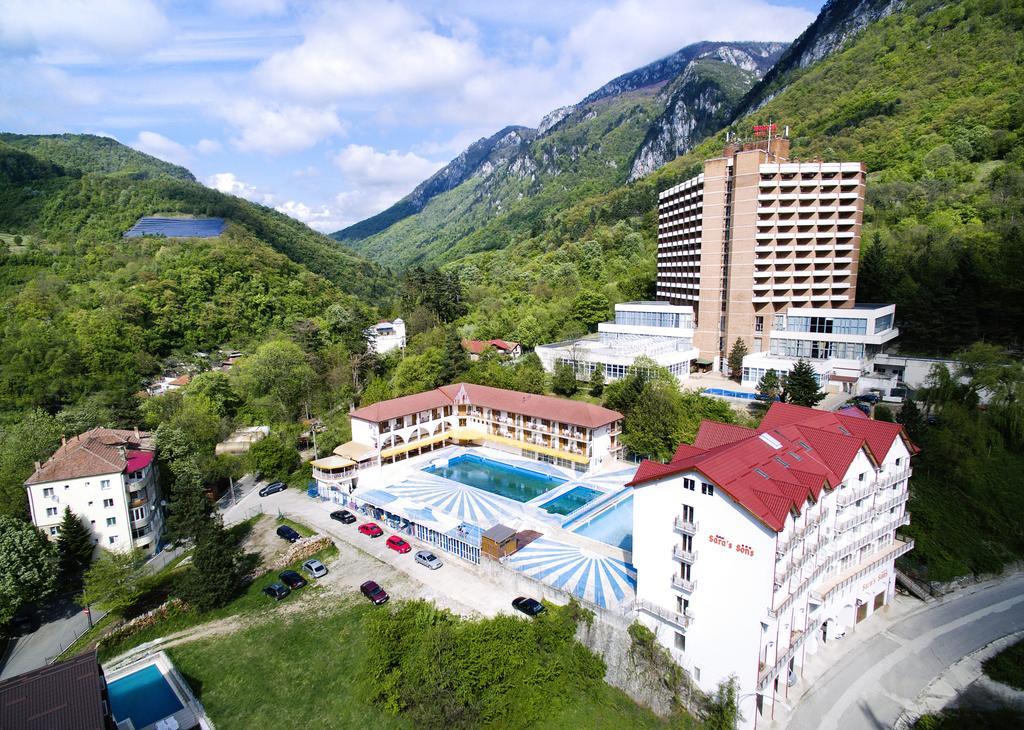 Sara'S Sons Hotell Băile Herculane Exteriör bild