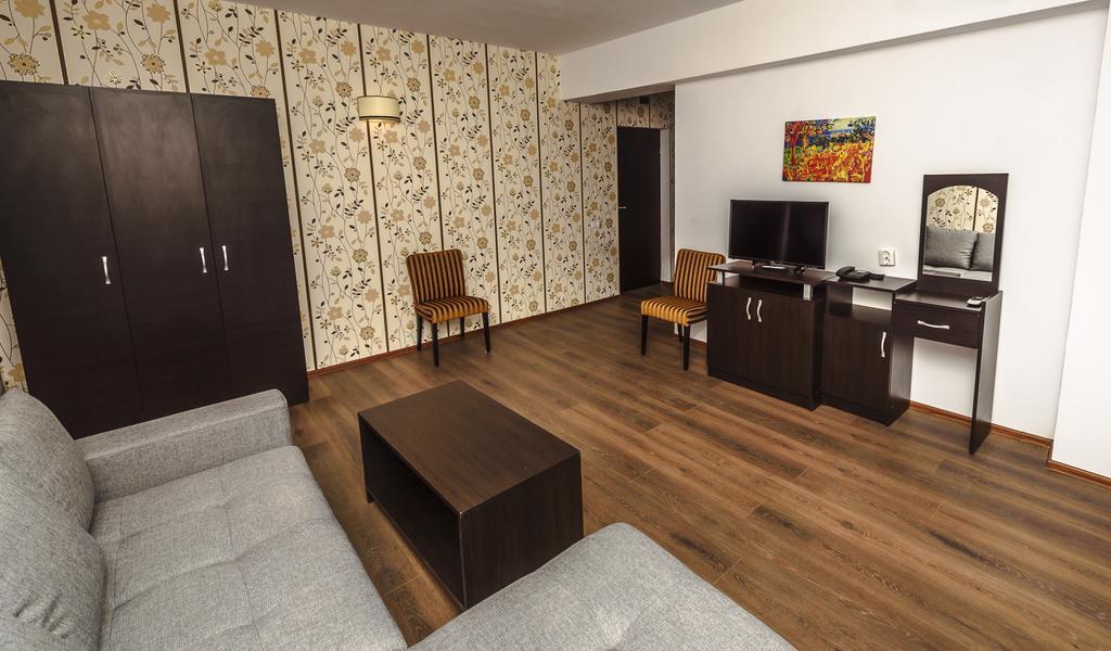 Sara'S Sons Hotell Băile Herculane Exteriör bild