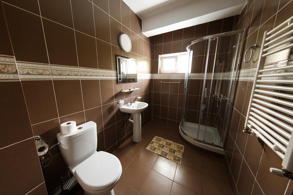 Sara'S Sons Hotell Băile Herculane Exteriör bild