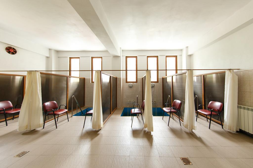 Sara'S Sons Hotell Băile Herculane Exteriör bild