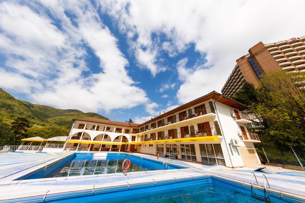 Sara'S Sons Hotell Băile Herculane Exteriör bild